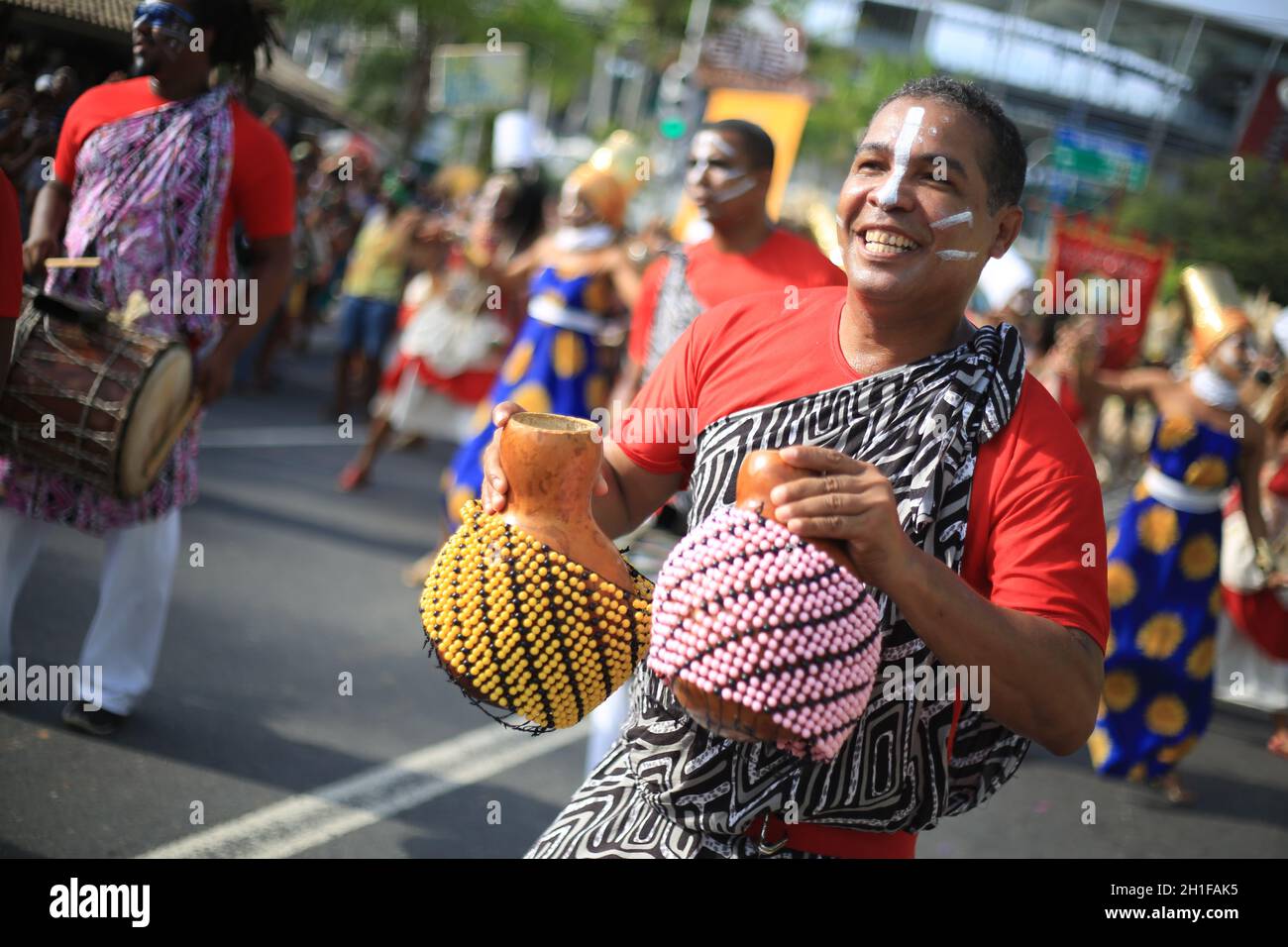 salvador, bahia / brasilien - 24. januar 2016: Mitglieder des Bahia Folkloric Ballet, zu sehen während einer Aufführung im Tororo Dyke in der Stadt Salvador Stockfoto