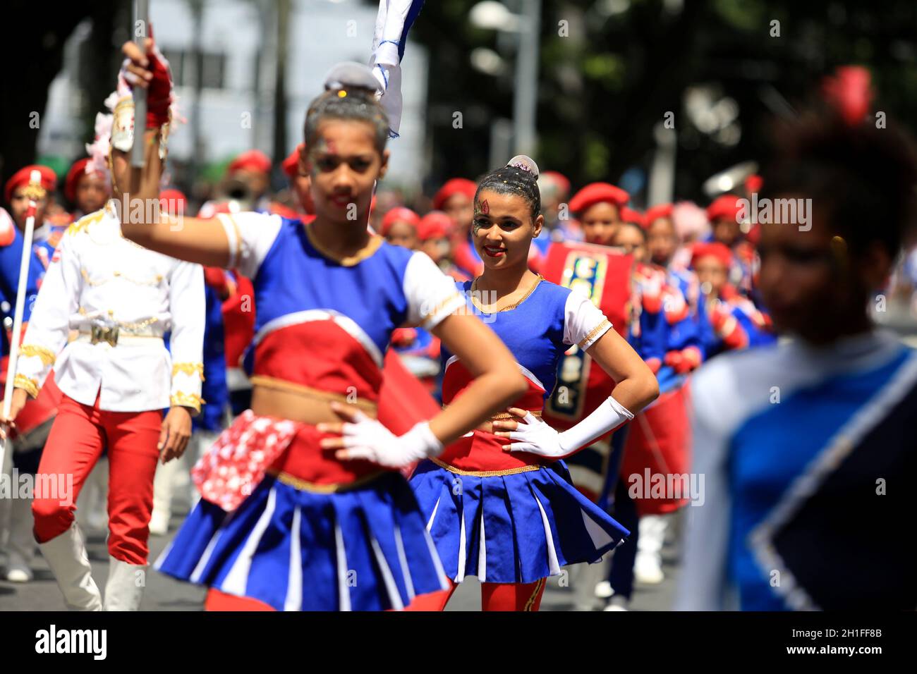 salvador, bahia / brasilien - 7. september 2016: Fanfare-Gruppenmitglieder werden während der Civic-Military Parade zum Datum der Unabhängigkeit Brasiliens in gesehen Stockfoto