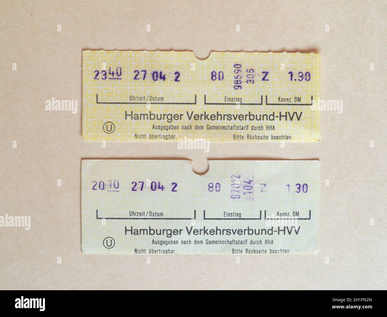 HAMBURG, DEUTSCHLAND - CIRCA JUNI 2020: Vintage Hamburg Ticket für den öffentlichen Nahverkehr Stockfoto