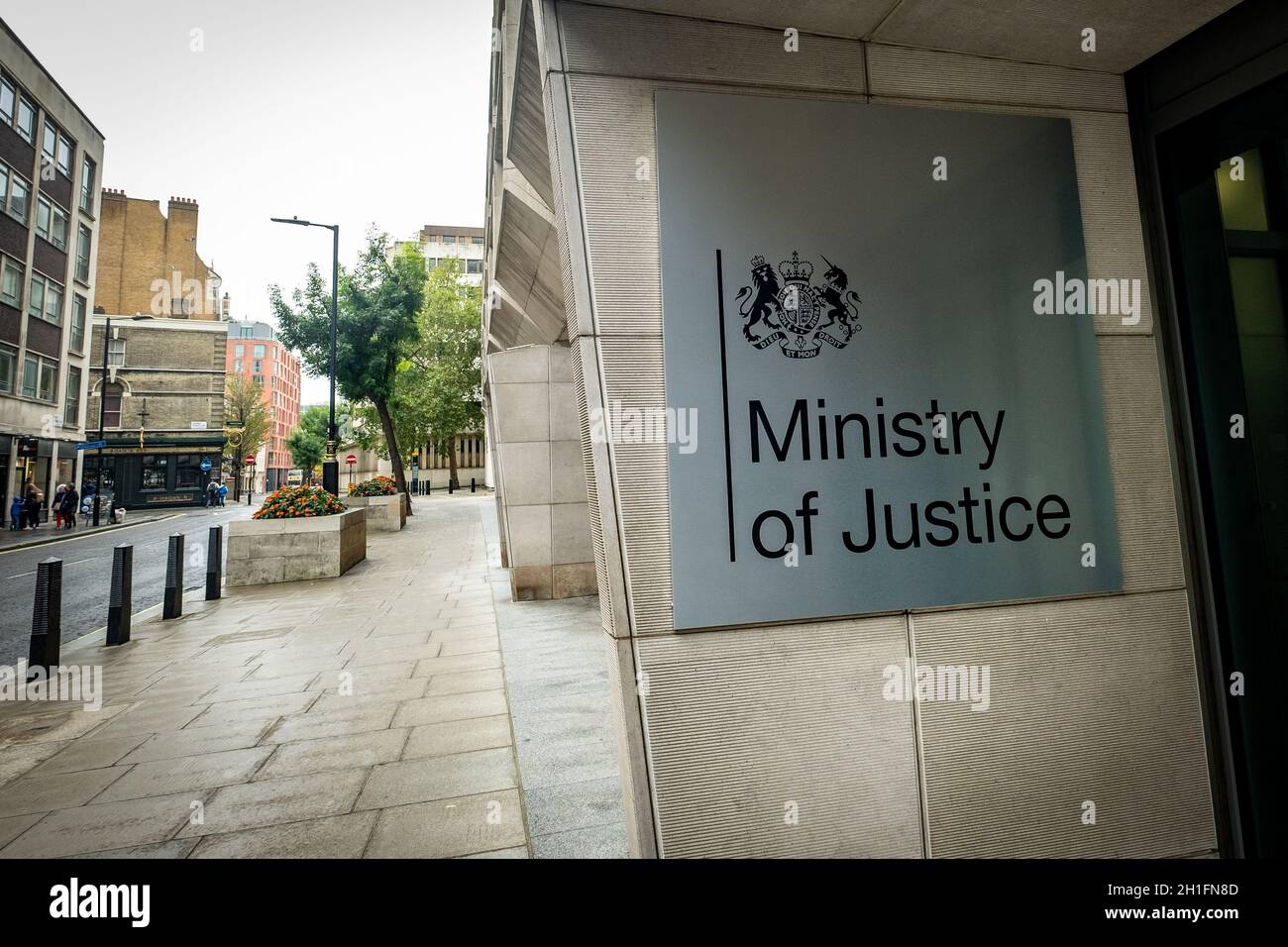 Westminster London - Beschilderung des Justizministeriums. Regierungsgebäude in Großbritannien Stockfoto