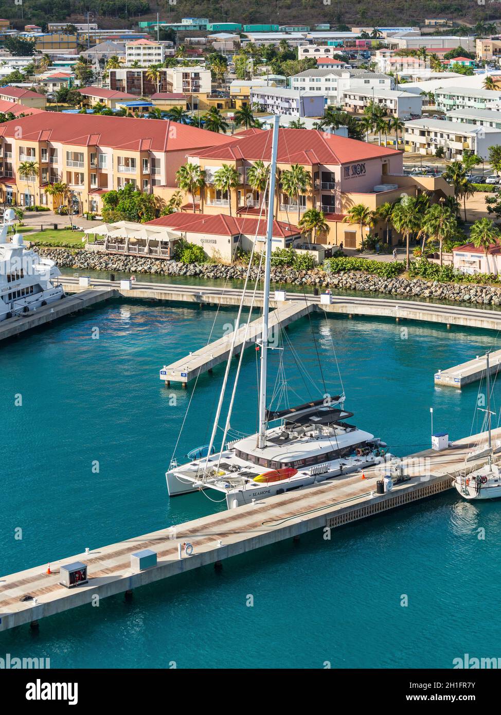 Charlotte Amalie, St.Thomas, USVI - 1. Mai 2019: Katamaran Seahome dockte am Kreuzfahrthafen von Charlotte Amalie, St. Thomas, amerikanische Jungferninseln, Cari an Stockfoto