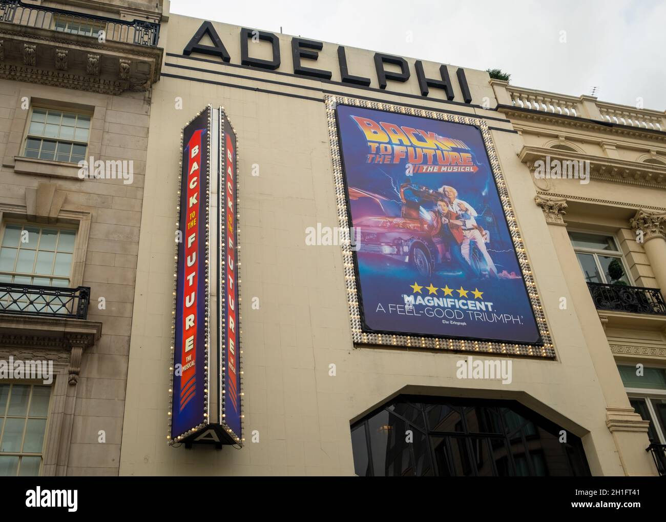 London - 2021. Oktober: Zurück in die Zukunft - das Musical im Adelphi-Theater. Eine West End Show des kultigen Filmklassikers der 80er Jahre. Stockfoto