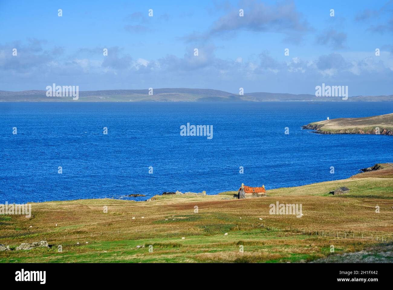 Landschaft in der Nähe von Clothan, Yell, Shetland, Schottland, Großbritannien Stockfoto