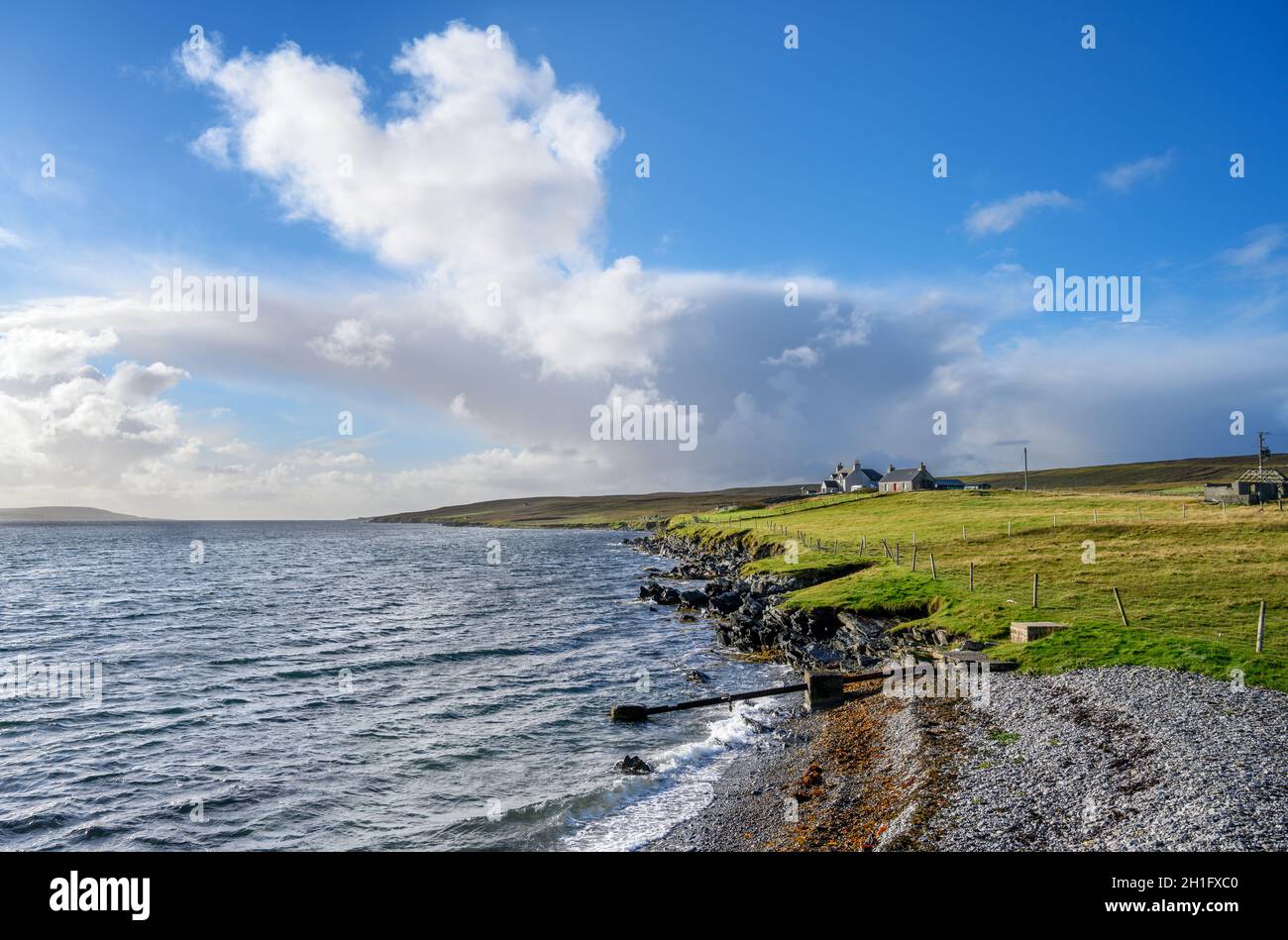 Landschaft in der Nähe der Gutcher nach Belmont Ferry, Yell, Shetland, Shetland Islands, Schottland, VEREINIGTES KÖNIGREICH Stockfoto