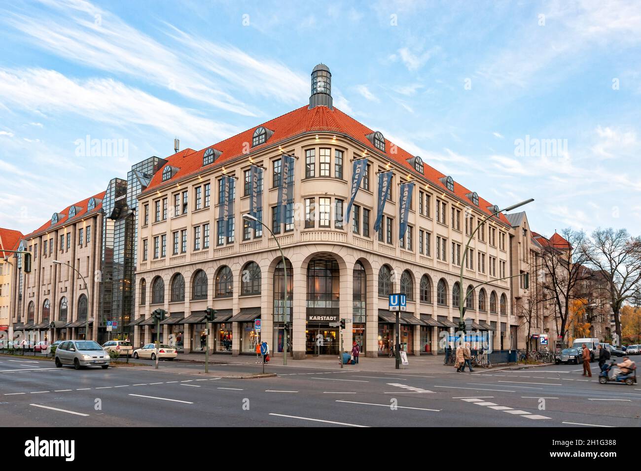 Die Kaufhausgruppe Galerie Karstadt Kaufhof schließt 62 Kaufhäuser in ganz Deutschland. Diese Karstädter Niederlassung in Berlin-Tempelhof am Tempelhof Stockfoto
