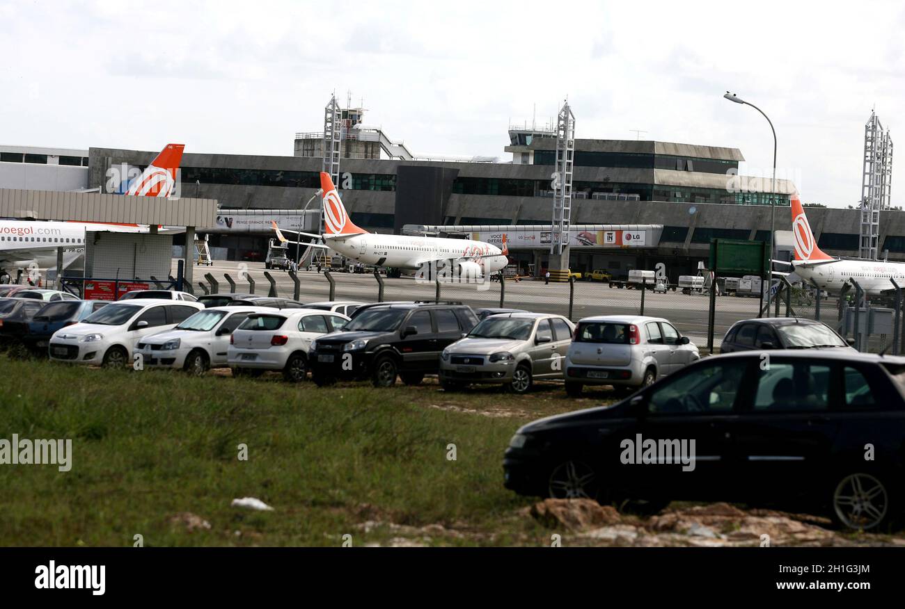 salvador, bahia / brasilien - 16. Juli 2014: Flugzeuge sind im Salvador Airport Courtyard zu sehen. *** Ortsüberschrift *** . Stockfoto