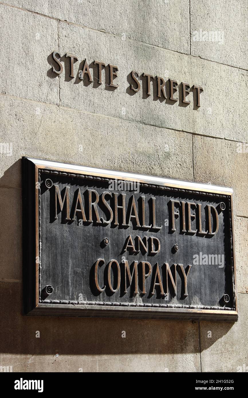 CHICAGO, ILLINOIS/USA - 16 2015. OKTOBER: Schild an der State Street Chicago des ehemaligen Kaufhauses Marshall Field am 16 2015. Oktober, Chicago, Illinois Stockfoto