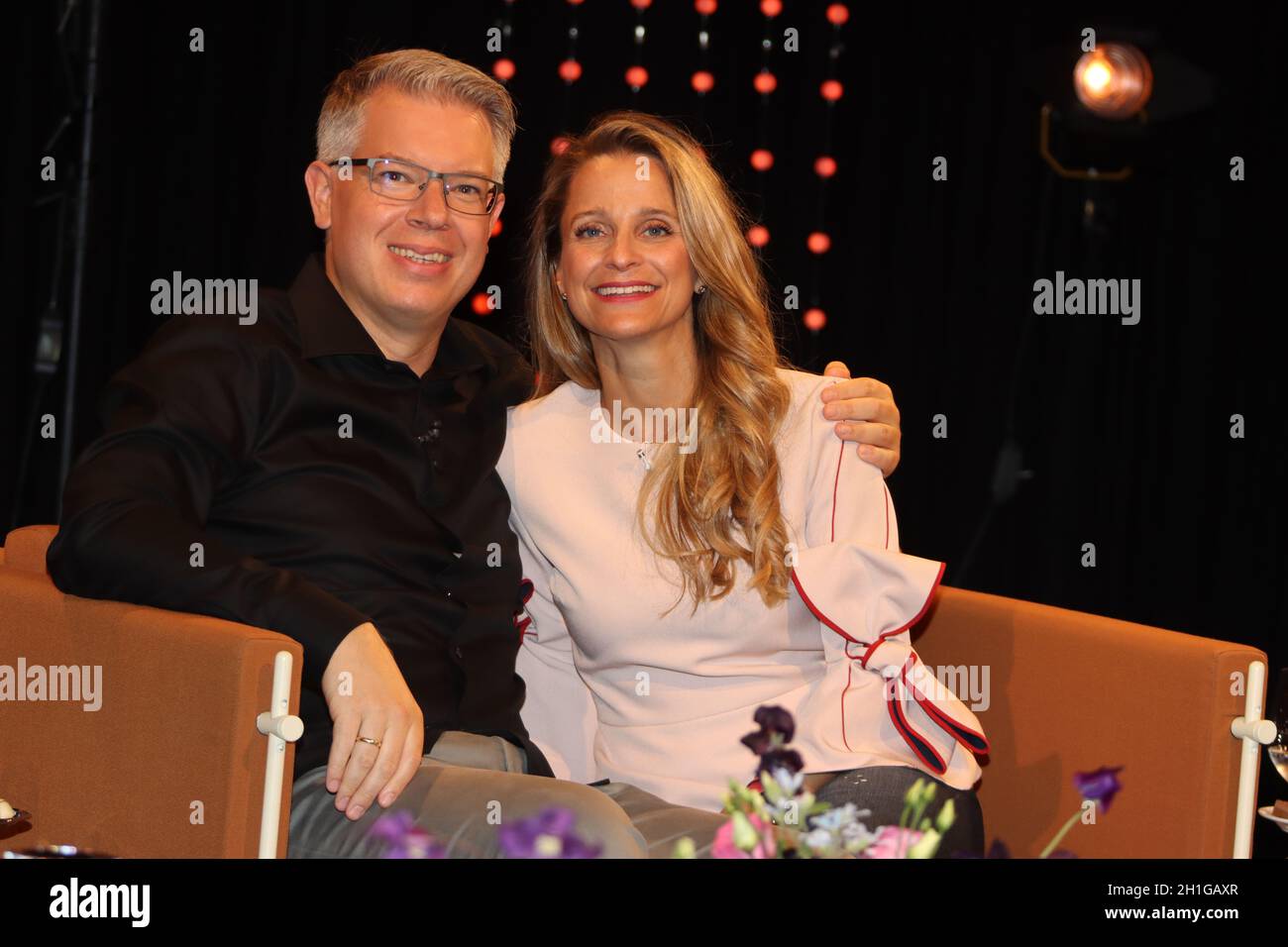 Frank Thelen und seine Ehefrau Nathalie Thelen-Sattler, Talkshow 3nach9 Bremen, Auszeichnung 24.07.2020, Aufzeichnung vom 03.07.2020 Stockfoto