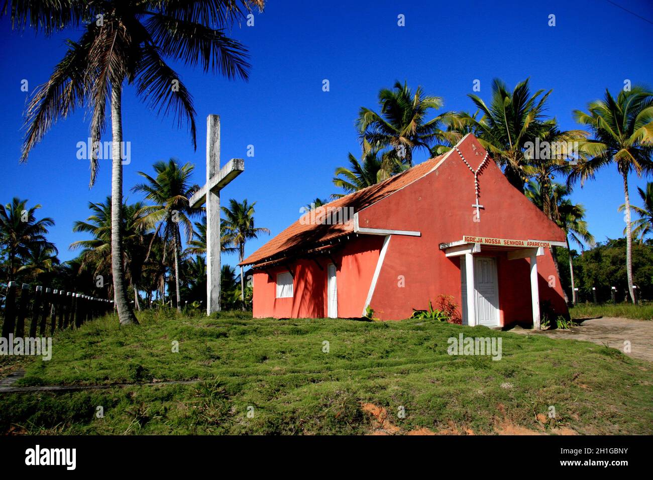 prado, bahia / brasilien - 22. dezember 2009: Kirche von Nossa Senhora Aparecida ist in der ländlichen Gegend der Gemeinde Prado gesehen. Stockfoto