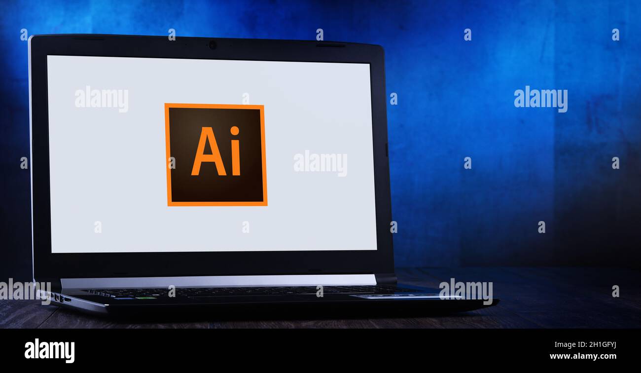 POZNAN, POL - JUL 14, 2020: Laptop-Computer mit Logo von Adobe Illustrator, einem Vektorgrafik-Editor entwickelt und vermarktet von Adobe Inc Stockfoto