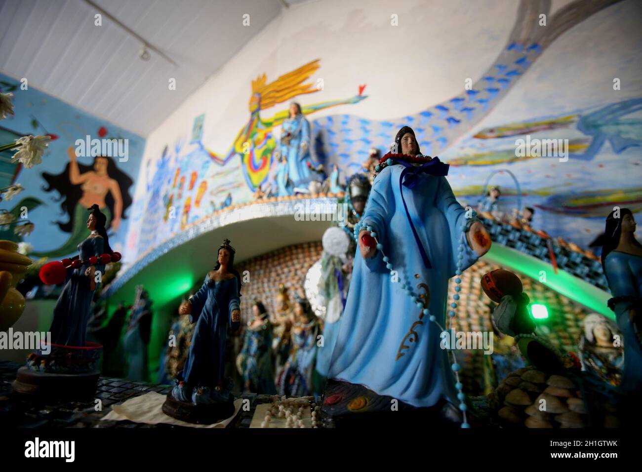 salvador, bahia / brasilien - 17. januar 2018: Bilder der orixa Yemanja sind im Heiligtum der Fischerkolonie des Rio Vermelho-Nachbarortes zu sehen Stockfoto