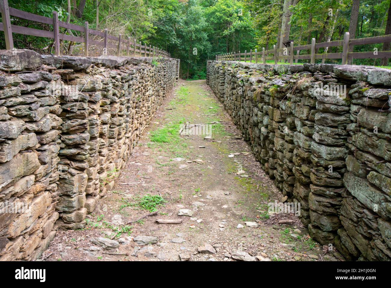 Ein Blick von oben auf die historische Schleuse 12 in Holtwood Pennsylvania Stockfoto