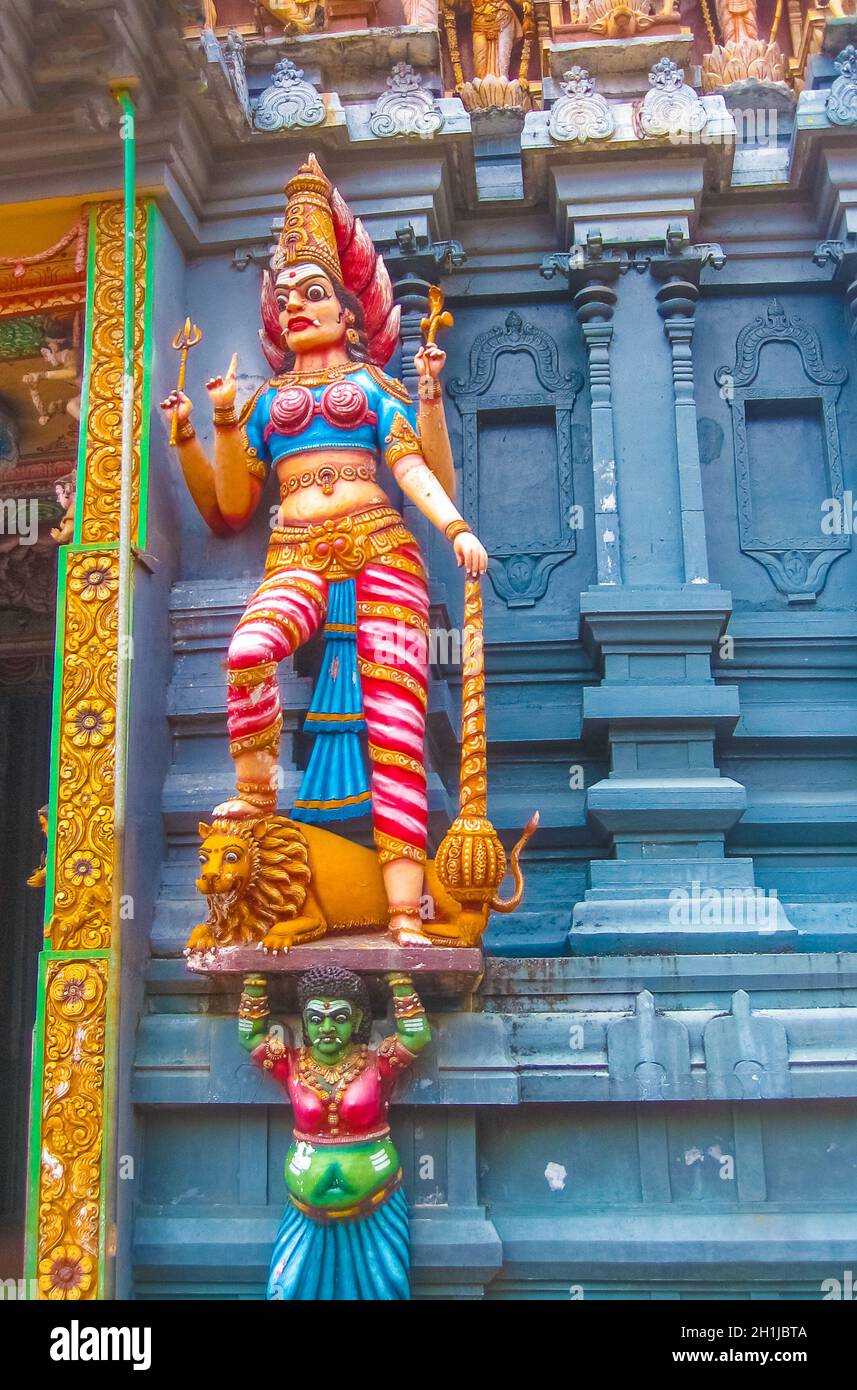 Das Tor zum Hindu-Tempel-Turm in Colombo. Sri Lanka. Stockfoto