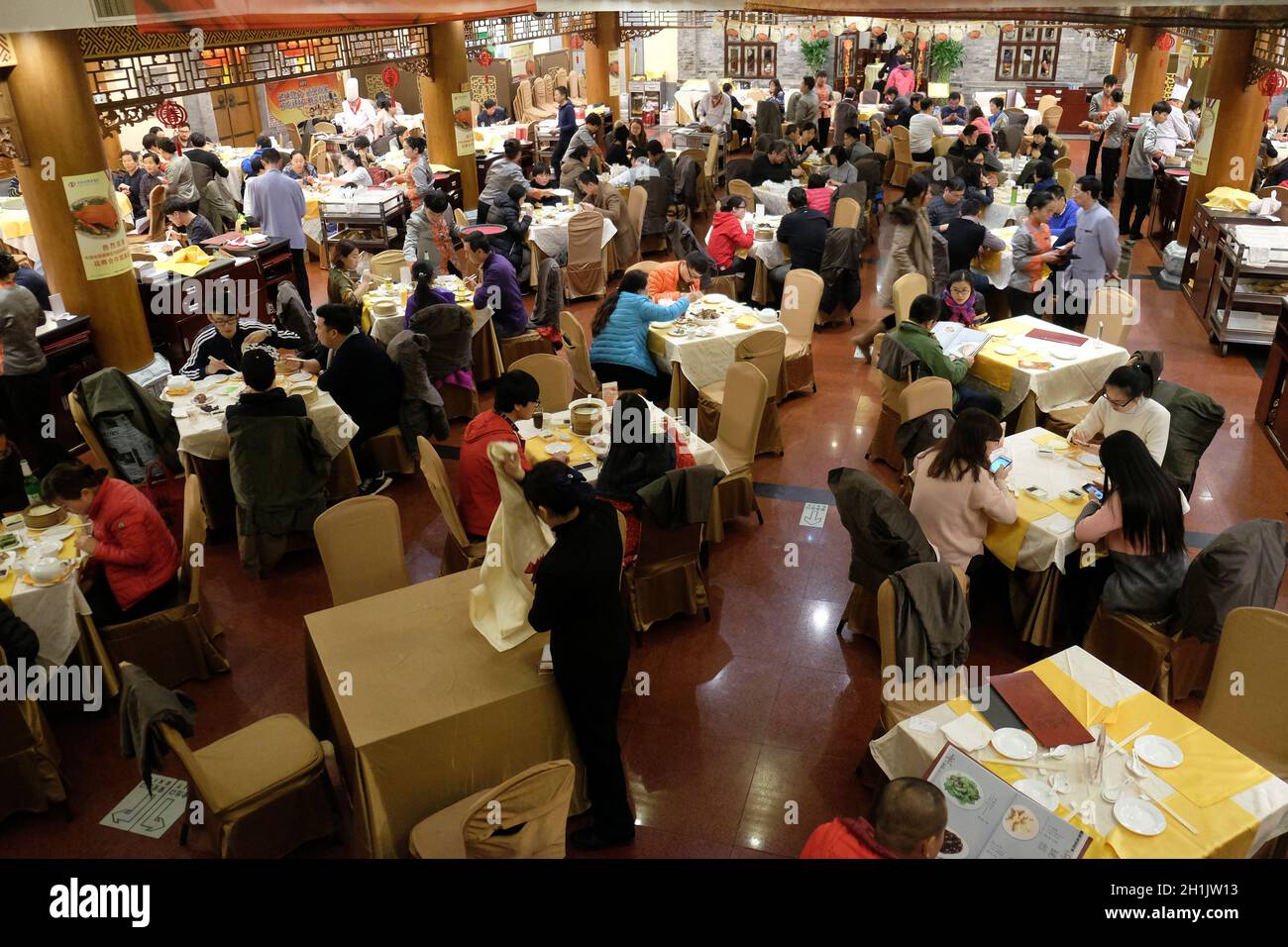 Das ursprüngliche Quanjude-Restaurantgebäude an der Qianmen-Straße in Peking, China Stockfoto