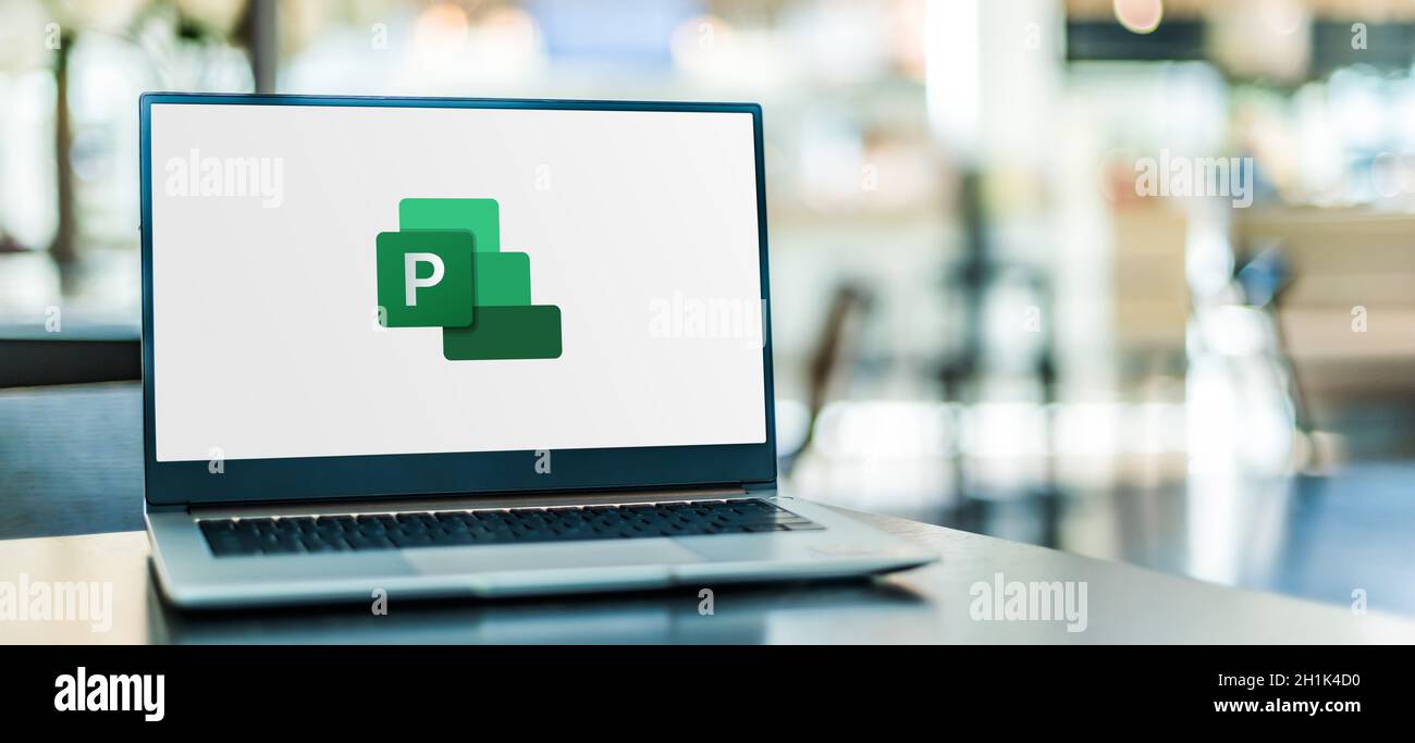 POZNAN, POL - SEP 23, 2020: Laptop-Computer mit Logo von Microsoft Project, einem Projekt-Management-Software-Produkt, entwickelt und verkauft von Microso Stockfoto