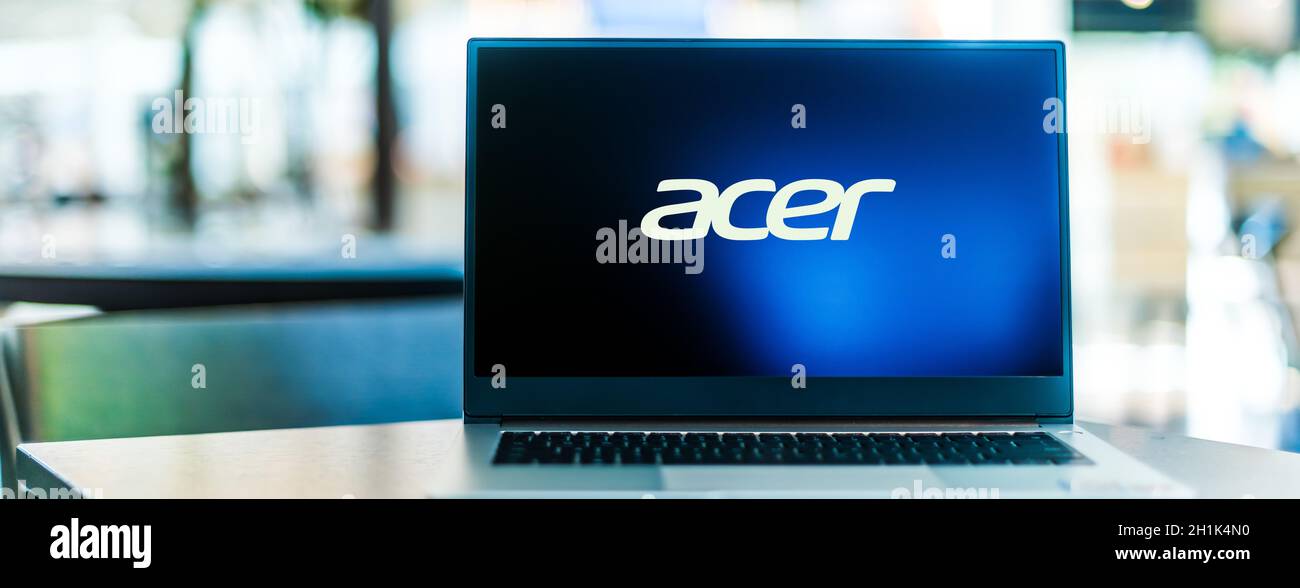 POZNAN, POL - SEP 23, 2020: Laptop-Computer mit Logo von Acer Inc, einem taiwanesischen multinationalen Hardware- und Elektronikkonzern, spezialisiert Stockfoto