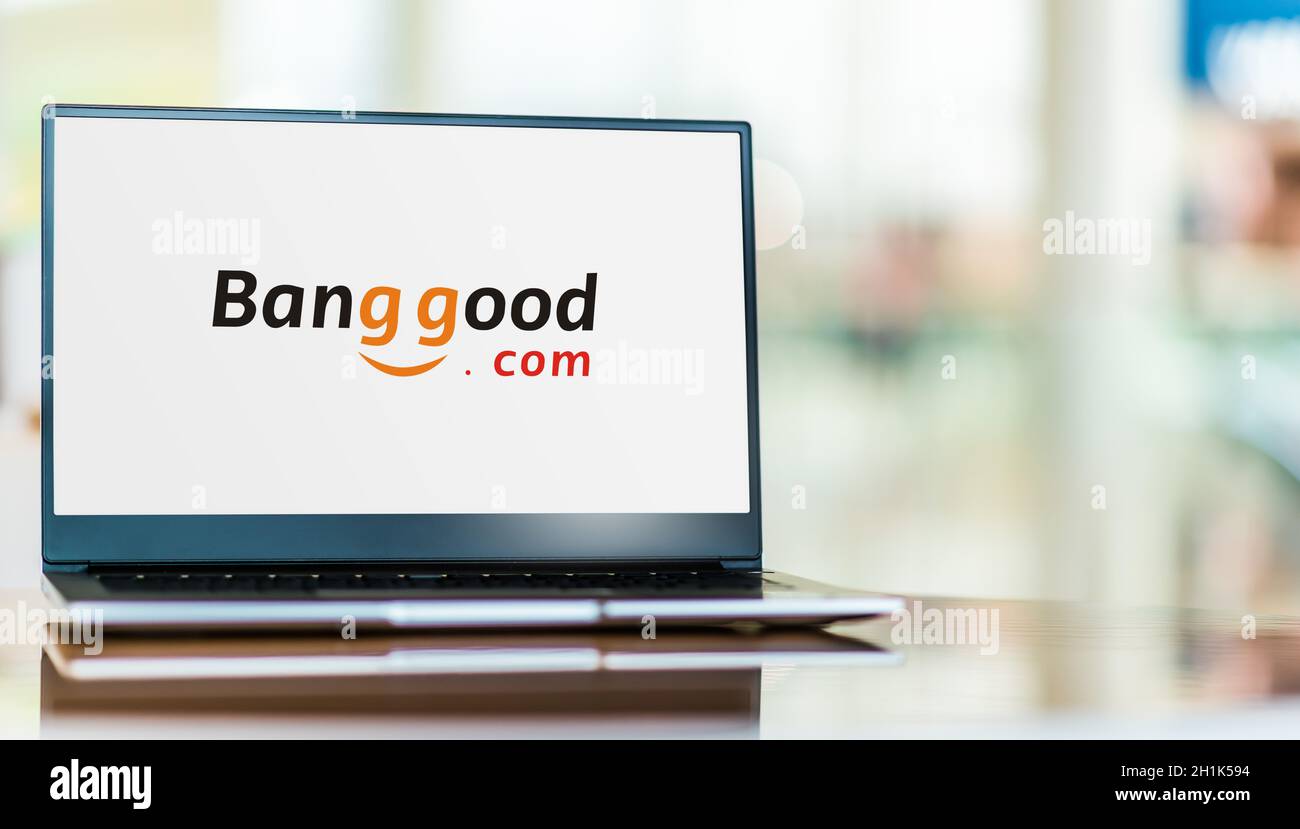 POZNAN, POL - SEP 23, 2020: Laptop-Computer mit Logo von Bang Good.com Stockfoto