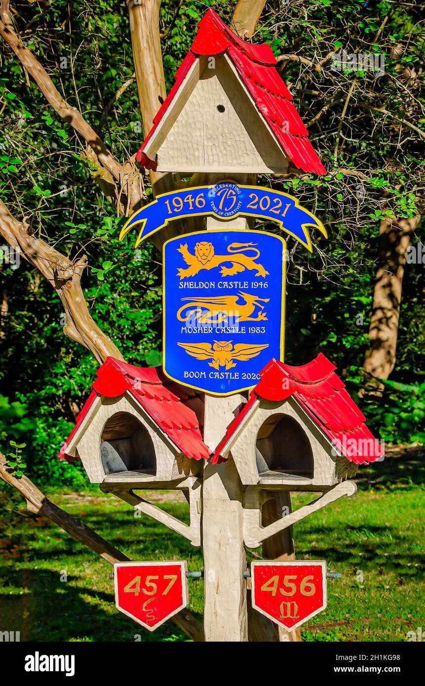 Für Sheldon Castle und Mosher Castle, 16. Oktober 2021, in Fairhope, Alabama, wird ein phantasievoller Briefkasten errichtet. Stockfoto