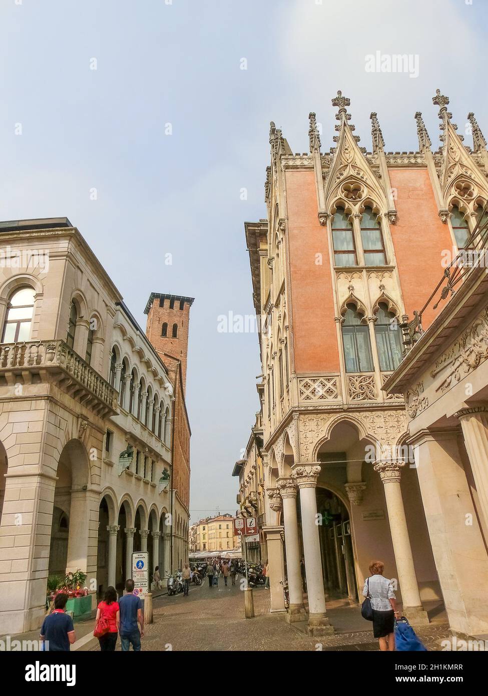 Padua, Italien - 19. September 2014: Cavour-Platz in Padua, Italien am 19. September 2014 Stockfoto