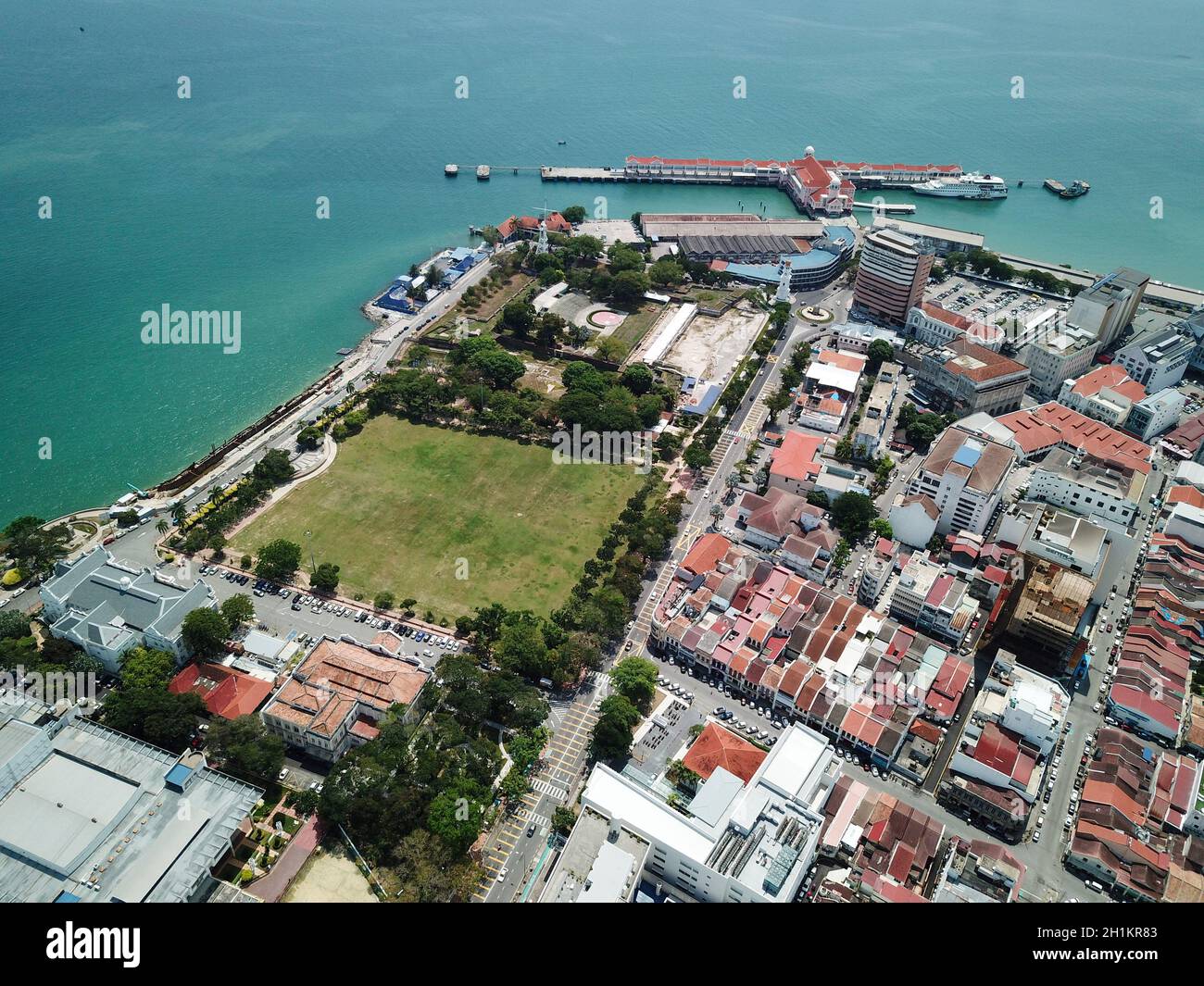 Georgetown, Penang/Malaysia - Mär 17 2020: Padang Kota Lama und Swettenham Pier. Stockfoto