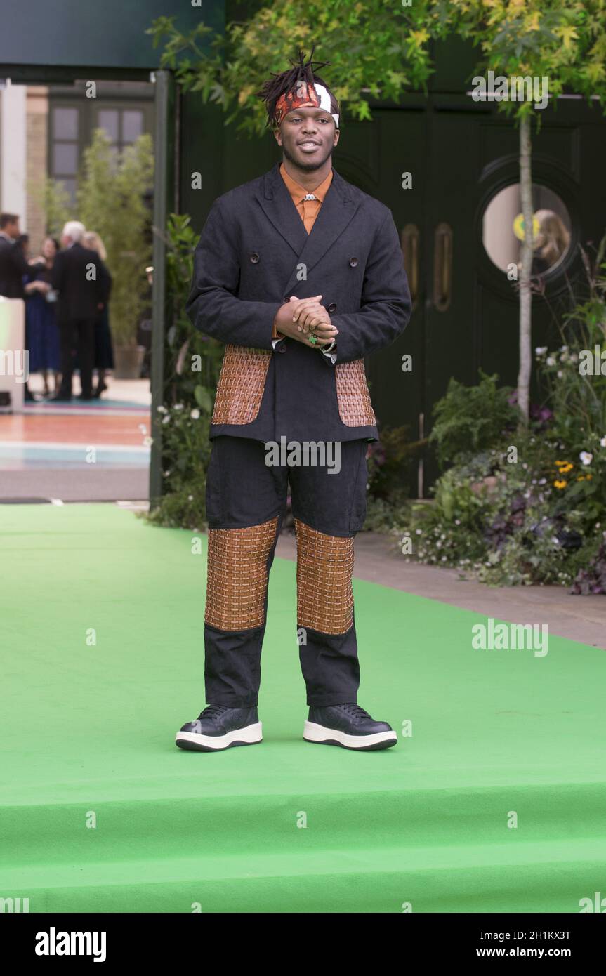 London, Großbritannien. Oktober 2021. KSI, Youtuber, kommt auf dem grünen Teppich im Alexandra Palace zur Verleihung des EarthShot-Preises an. Terry Scott/SPP Quelle: SPP Sport Press Photo. /Alamy Live News Stockfoto