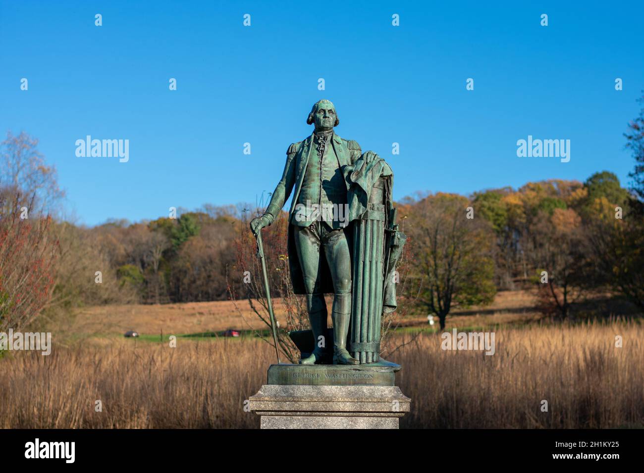 Die Statue von General George Washington im Valley Forge National Historischer Park an einem klaren Herbsttag Stockfoto