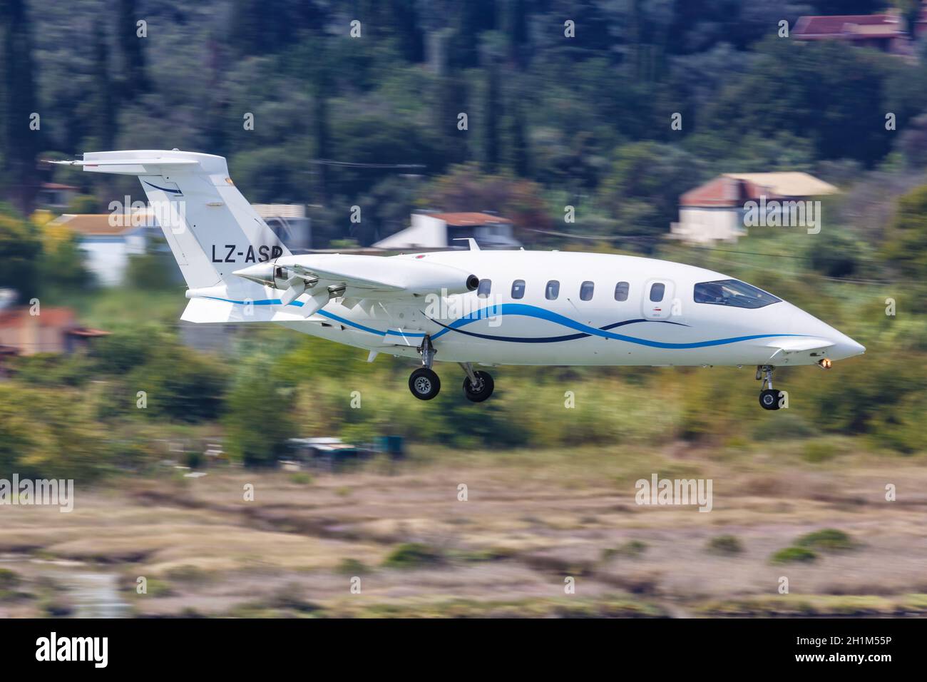 Korfu, Griechenland - 19. September 2020: Aviostart Piaggio P-180 Avanti II Flugzeug auf Korfu Flughafen in Griechenland. Stockfoto