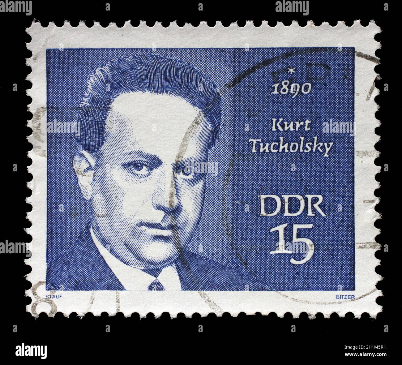 Briefmarke gedruckt in DDR zeigt Kurt Tucholsky (1890-1935), Journalist, Satiriker und Schriftsteller, ca. 1970 Stockfoto