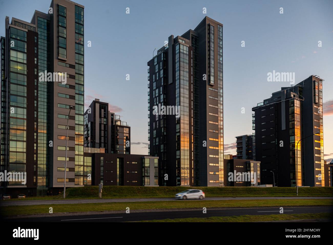 Reykjavik, Island -28. Juli 2017: Moderne Apartmentgebäude und Büros in Reykjavik. Island Stockfoto