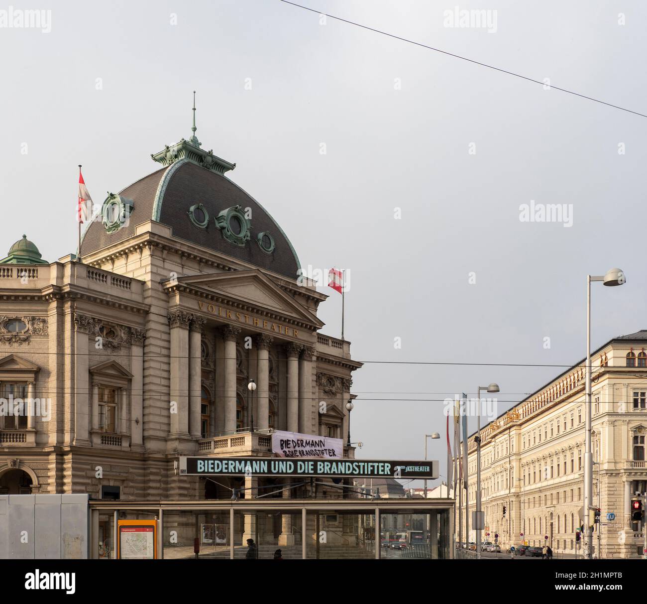 Volkstheater Wien in der Nachbarschaft des Museumsquartiers und des Naturhistorischen Museums Stockfoto