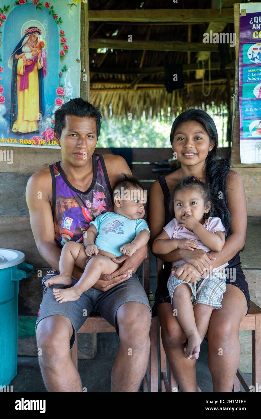 Riberenos Menschen am peruanischen Amazonas Stockfoto