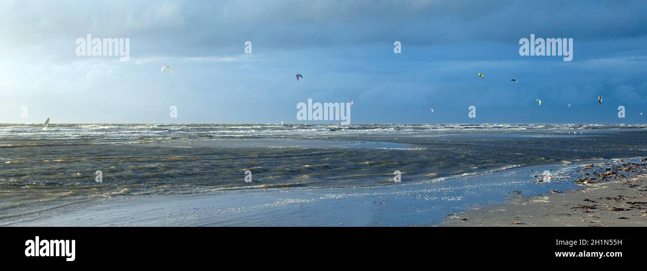 Kitesurfer, Lenkdrachensegeln, Sankt Peter-Ording Stockfoto