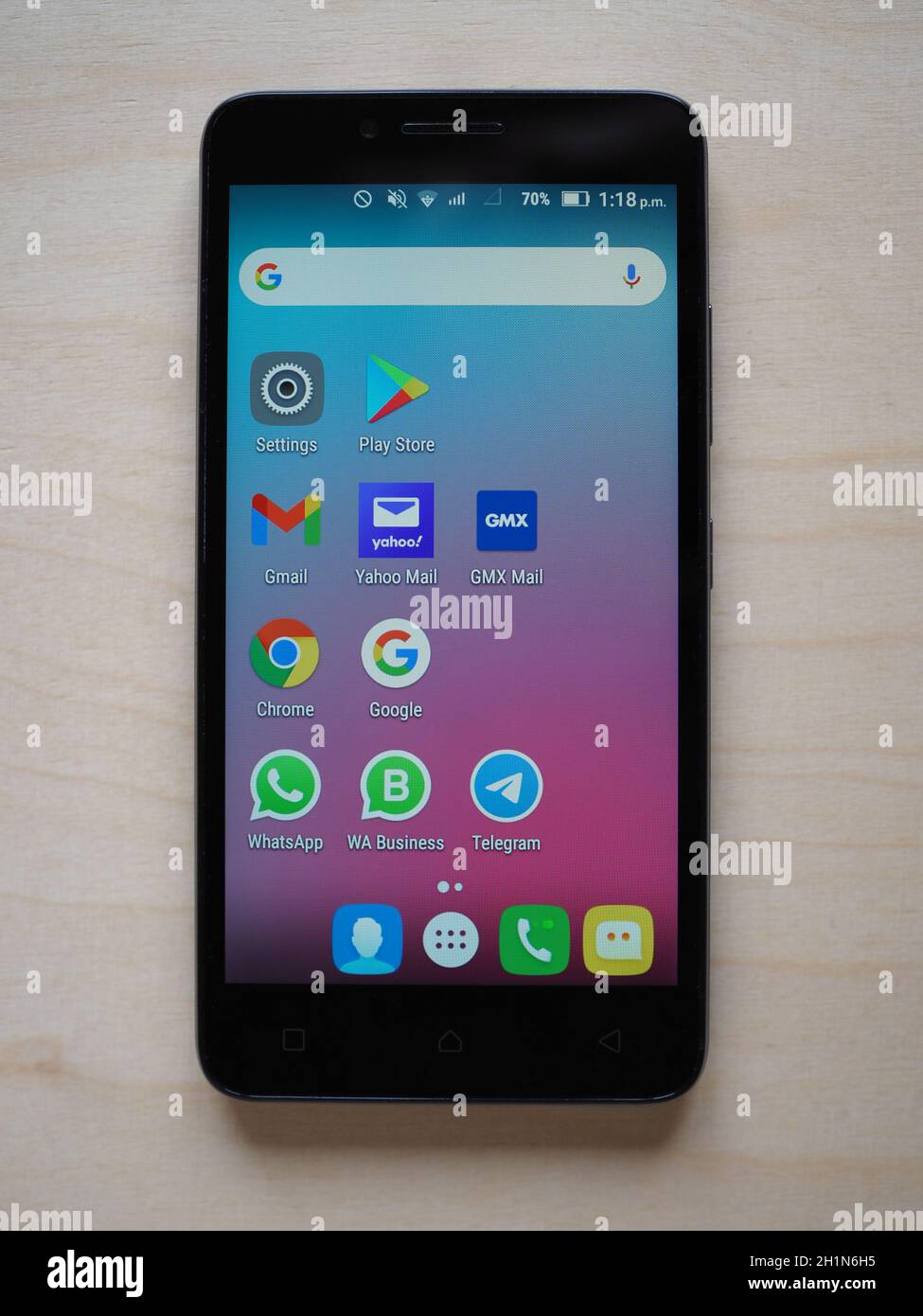 PEKING, CHINA - CA. DEZEMBER 2020: Lenovo Android Smartphone Stockfoto