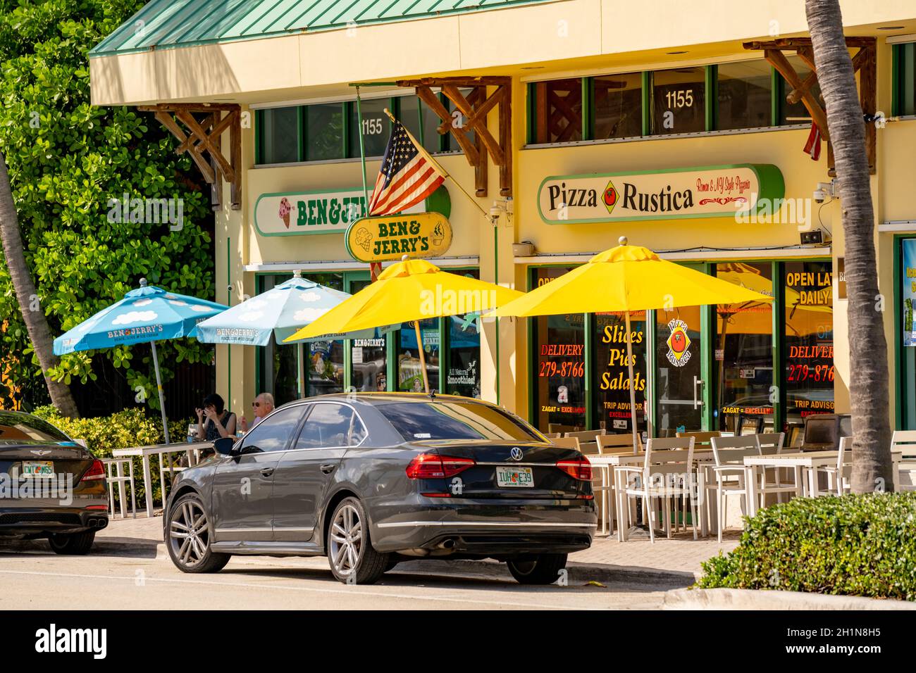 Delray Beach, FL, USA - 17. Oktober 2021: Foto von Restaurants und Geschäften in Delray Beach FL Stockfoto