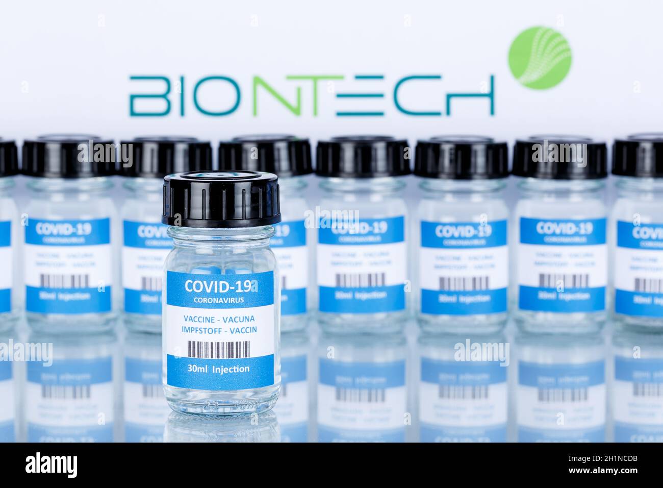 BioNTech Coronavirus-Impfstoff Corona Virus COVID-19 Covid-Impfstoffflaschen Stockfoto