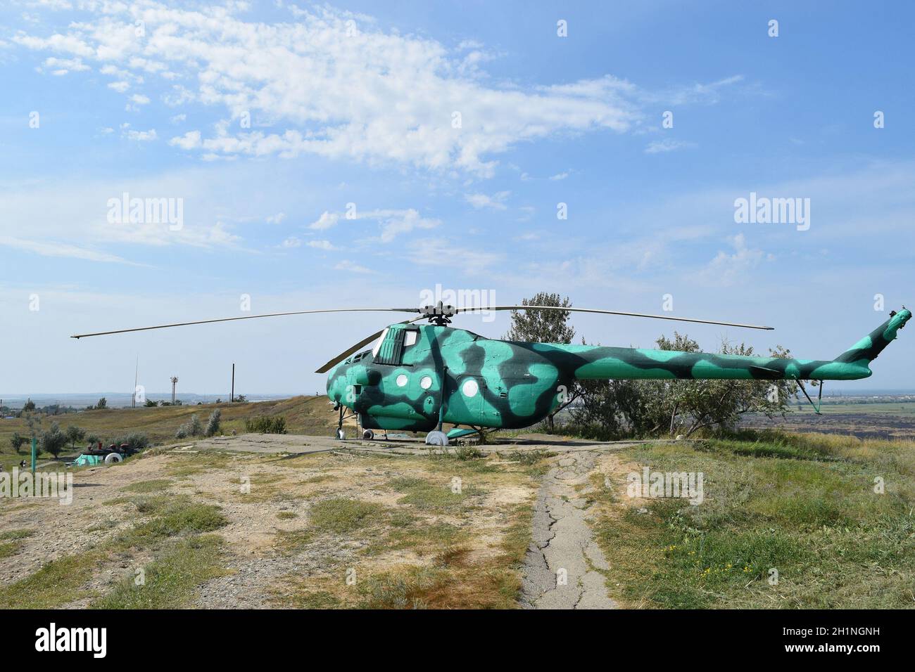 Temryuk, Russland - 15. August 2015: Museumsausstellung von Kampfhubschraubern. Military Hill. Museum von Temryuk Stockfoto