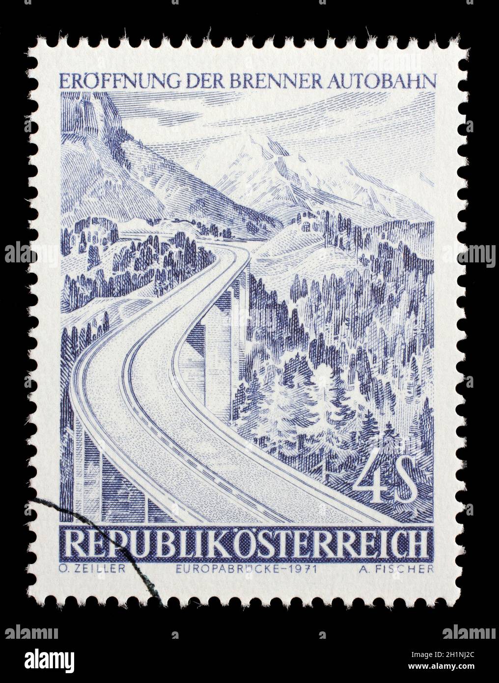 Für die Briefmarke Österreich zeigt die Brenner Autobahn - Europabrucke Teil der Brennerautobahn, circa 1971. Stockfoto