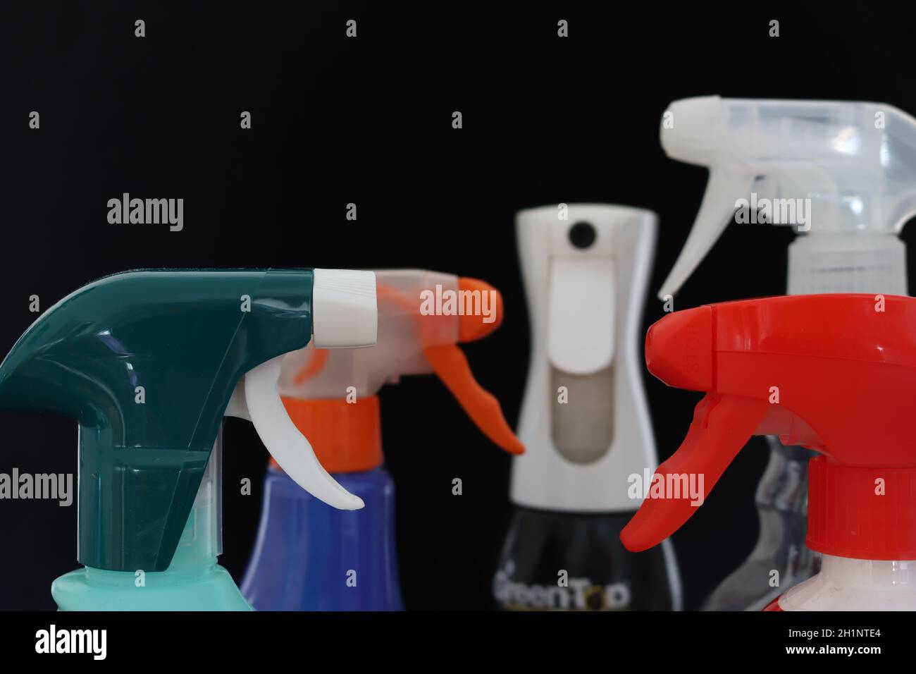 Reinigungsinstrumente Diffusor Sprays Desinfektion Pflege Schutz Hygiene Stockfoto