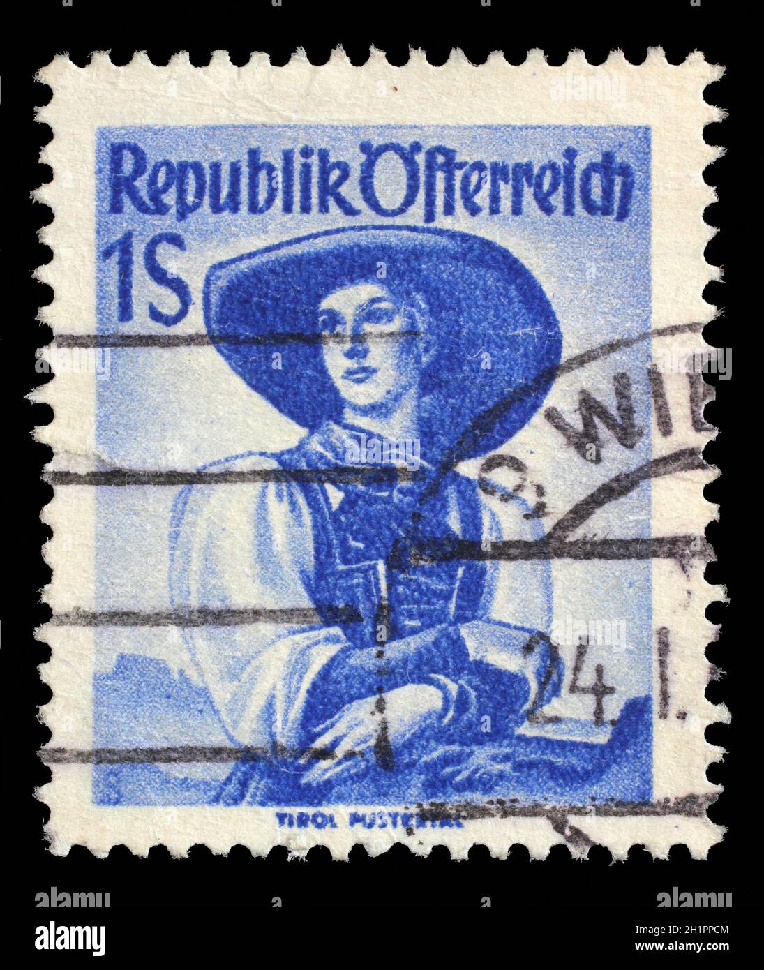 Briefmarke gedruckt in Österreich zeigt Bild Frau im österreichischen Trachten, Tirol, Pustertal, Serie, ca. 1948 Stockfoto