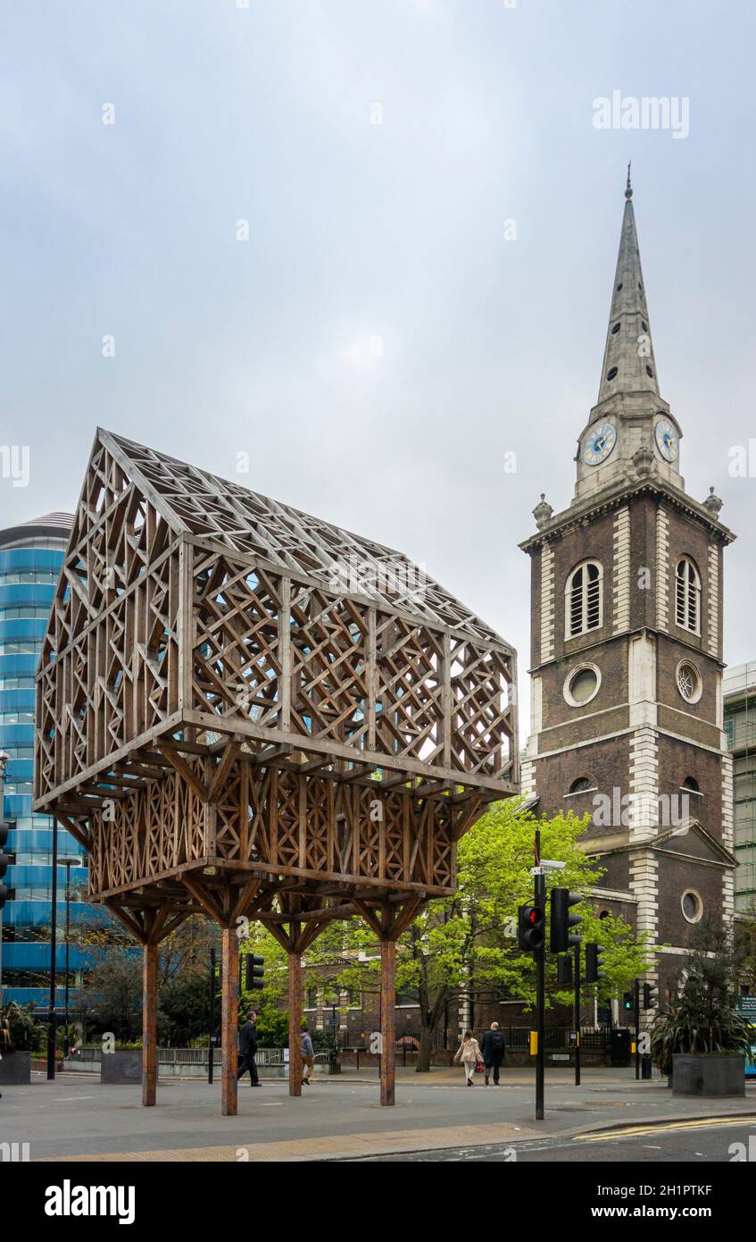 Paleys auf Pilern und St. Botolph ohne Kirche, Aldgate. London, Großbritannien Stockfoto