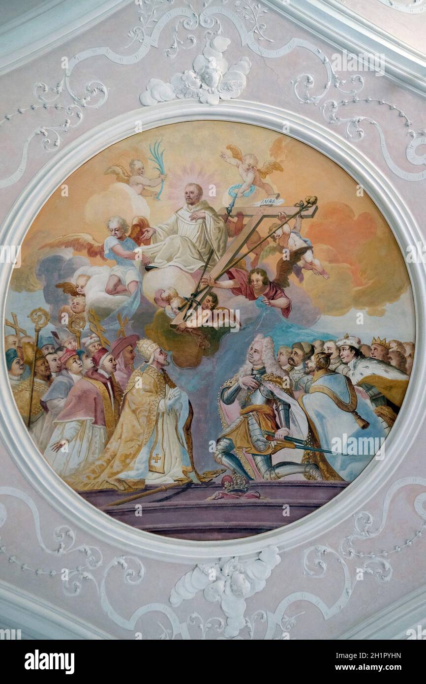 Deckenfresken mit Szenen aus dem Leben des Hl. Bernhard von Clairvaux von Johann Adam Remele in Bernard Hall, Zisterzienser Abtei von Bronbach in Reicholz Stockfoto