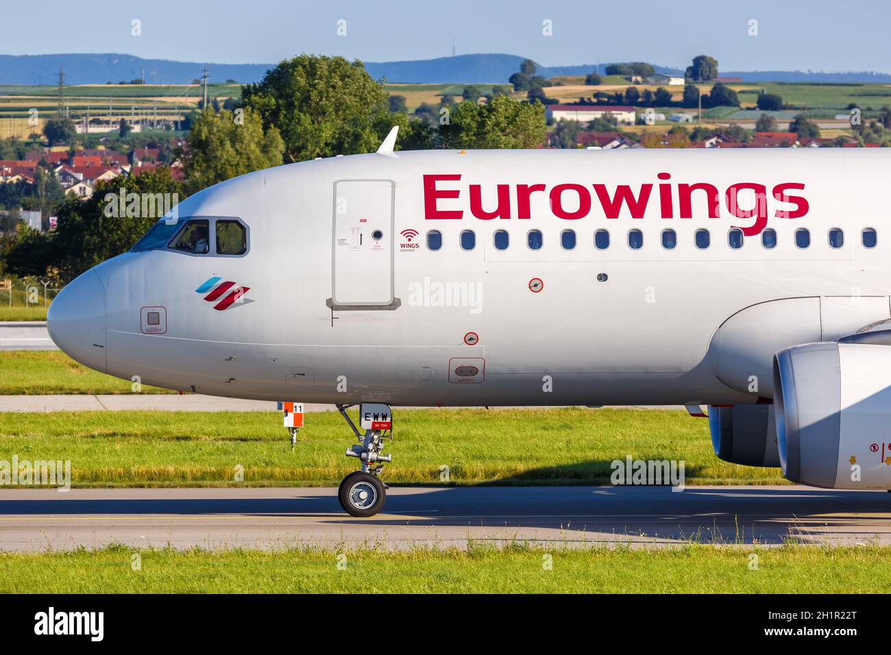 Stuttgart, 9. Juli 2020: Eurowings Airbus A320 am Flughafen Stuttgart (STR) in Deutschland. Airbus ist ein europäischer Flugzeughersteller BA Stockfoto