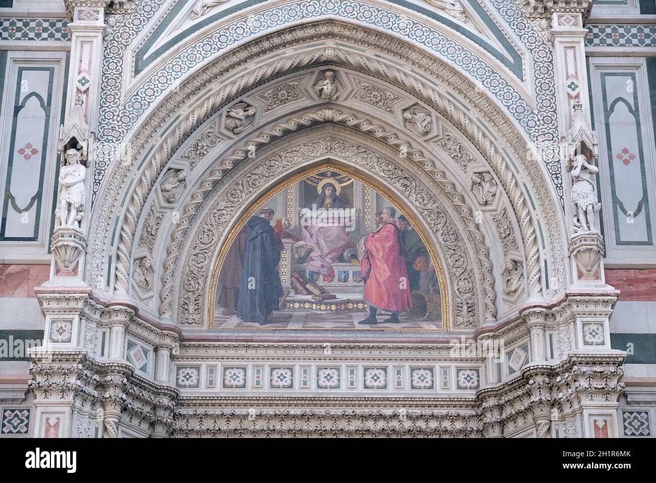 Liebe unter den Gründern der Florentiner menschenfreundliche Institutionen, Links Portal der Kathedrale Santa Maria del Fiore (Kathedrale der Heiligen Maria von Th Stockfoto