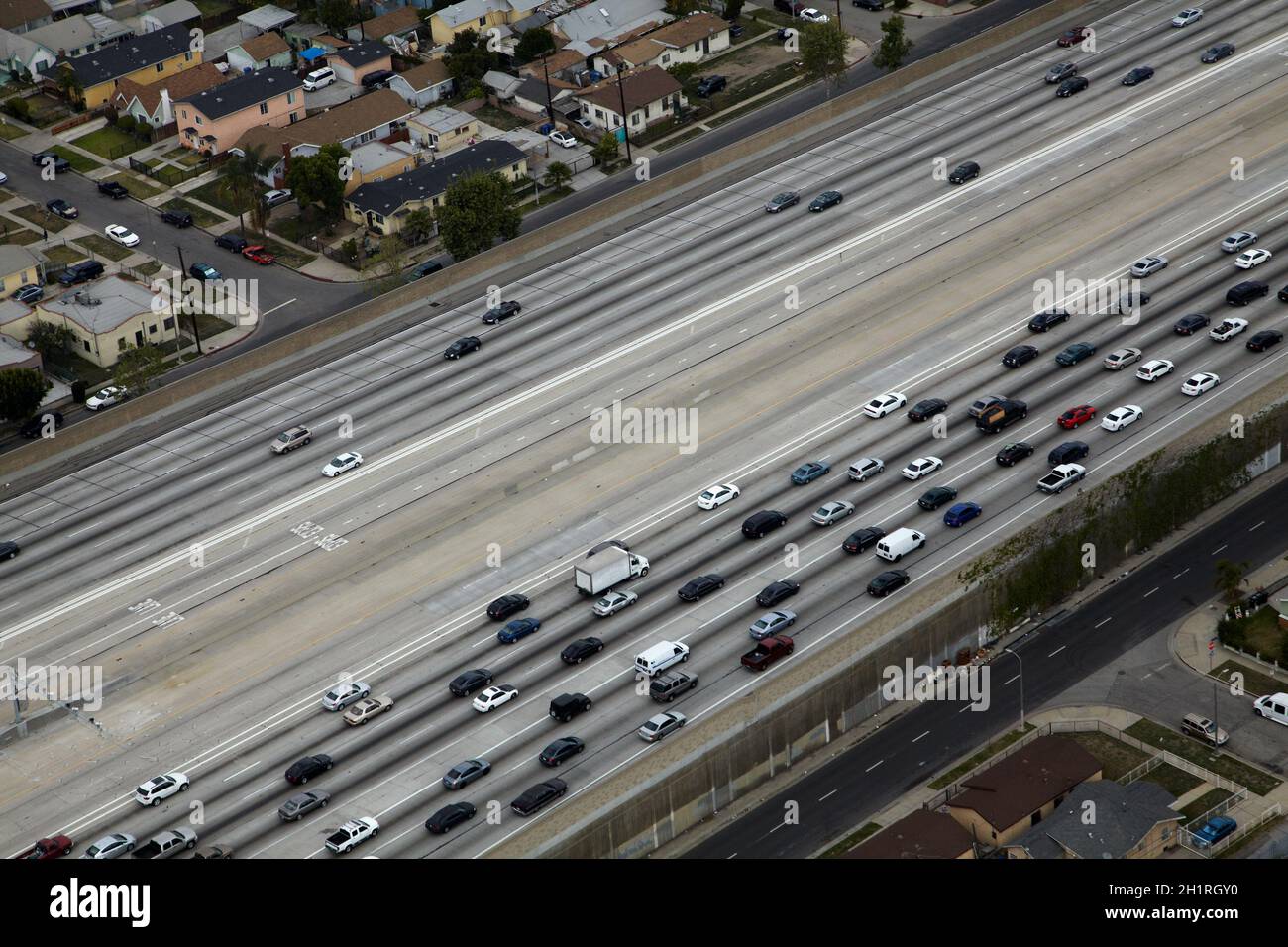 Verkehrsluftfahrt auf dem Harbor Freeway, Interstate 110 oder I-110, Los Angeles, Kalifornien, USA. Stockfoto