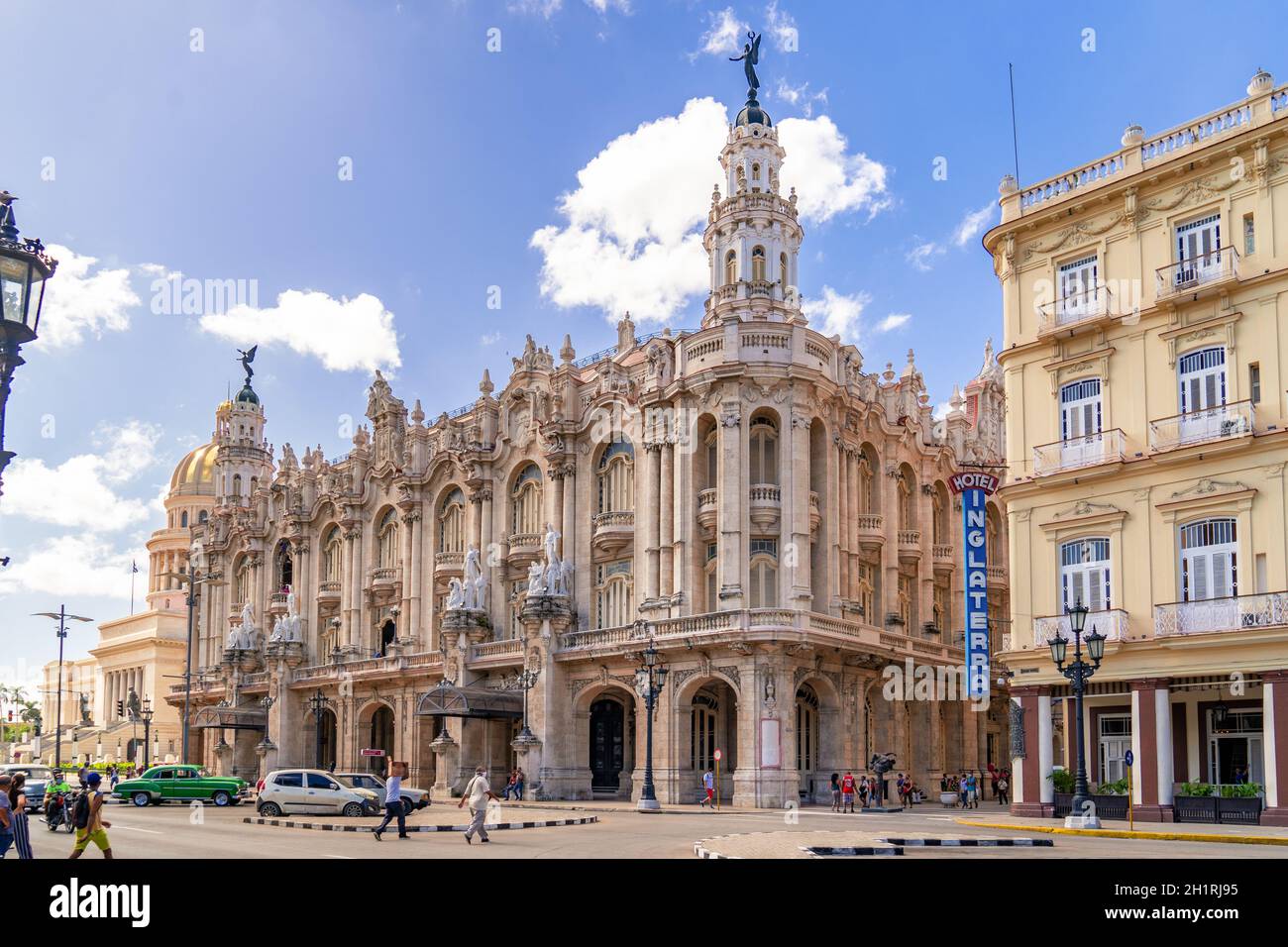 Havanna Kuba. 25. November 2020: Außenansicht des großen Theaters von Havanna, ein Ort, der von Touristen und Kubanern besucht wird Stockfoto