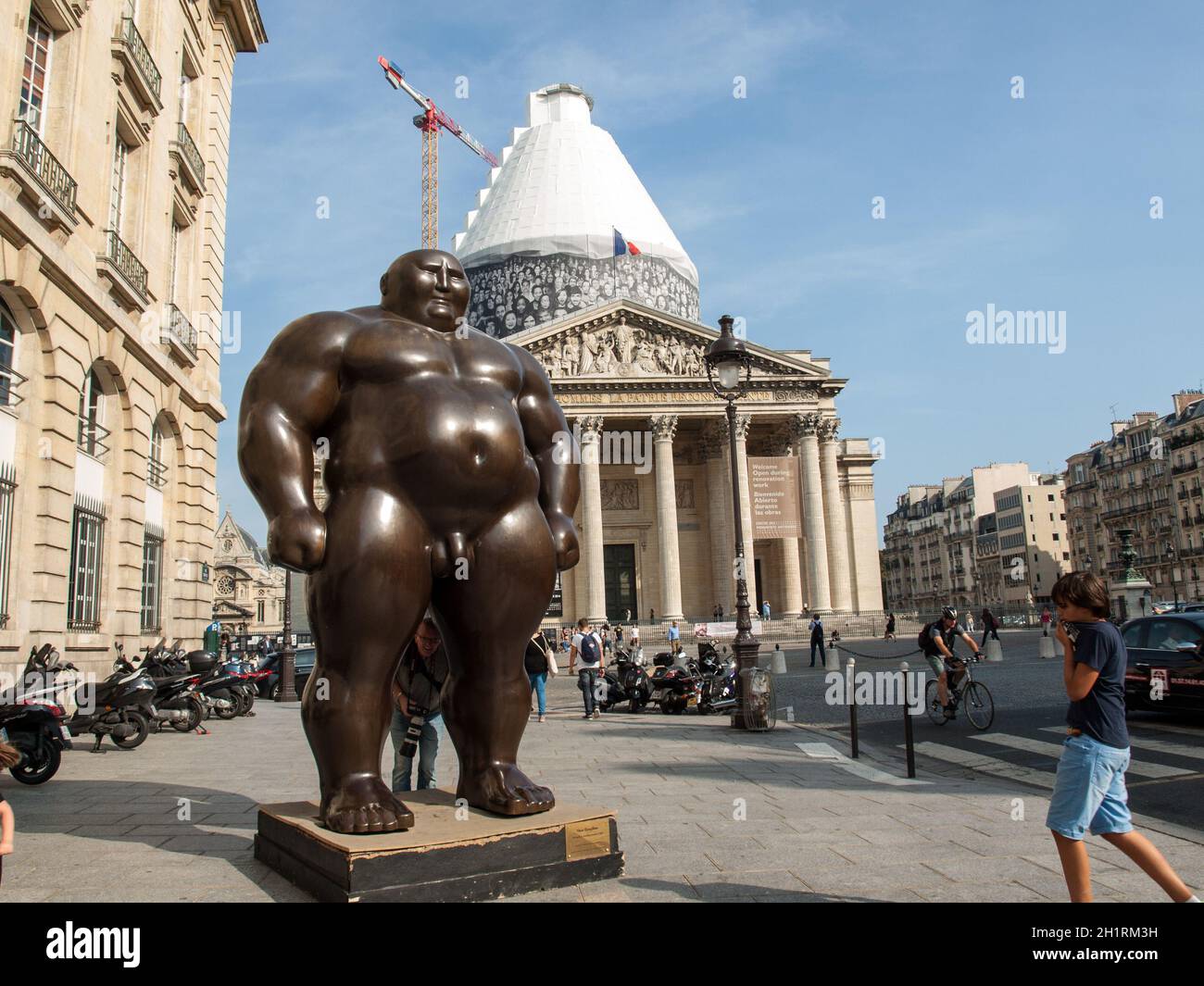 Paris – Eine mongolische Statue in stehender Position bei Shen Hong Biao, die sich in der Nähe des Pantheons befindet Stockfoto