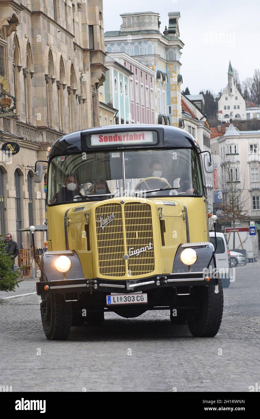 Historischer Saurer-Postbus in Steyr, Österreich, Europa - Historischer Saurer Postbus in Steyr, Österreich, Europa Stockfoto