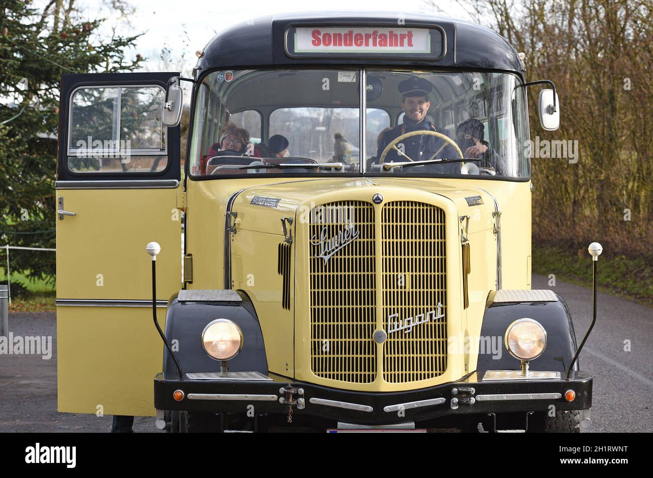 Historischer Saurer-Postbus in Steyr, Österreich, Europa - Historischer Saurer Postbus in Steyr, Österreich, Europa Stockfoto