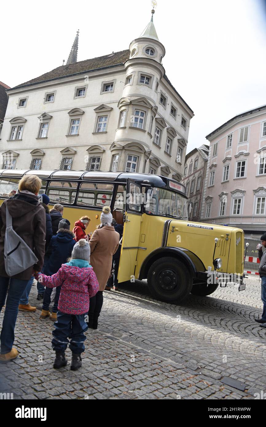 Historischer Saurer-Postbus in Steyr, Österreich, Europa - Historischer Saurer Postbus in Steyr, Österreich, Europa Stockfoto