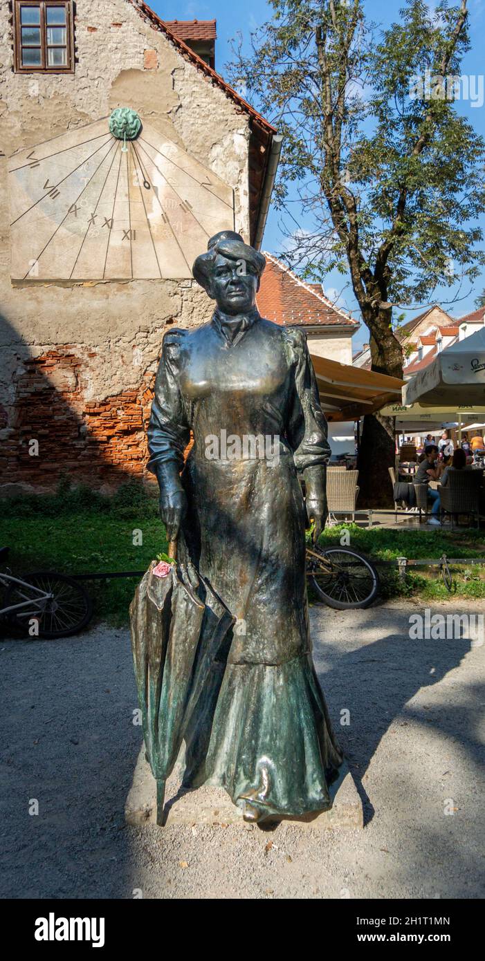 Statue der Schriftstellerin Marija Jurić Zagorka in der Stadt Zagreb, Kroatien Stockfoto